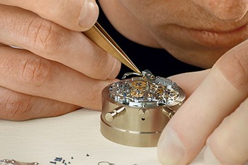 哈尔滨劳力士表进水维修多少钱